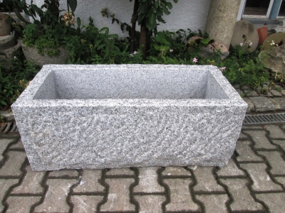 Granitbrunnen / Pflanztrog  rechteckig spaltrau 100x45x40